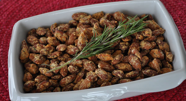 parmesan-rosemary-almonds parmesan-rosemary-almonds