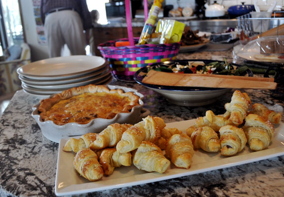 Easter-brunch-croissants Easter-brunch-croissants