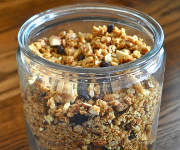 almond-cashew-granola-canister