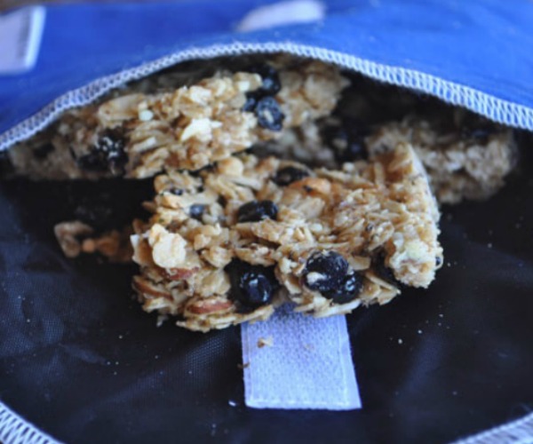 Toasted-almond-and-blueberry-granola-bars