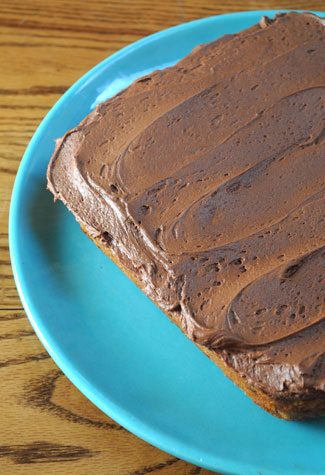 cinnamon-cake-with-chocolate-buttercream cinnamon-cake-with-chocolate-buttercream