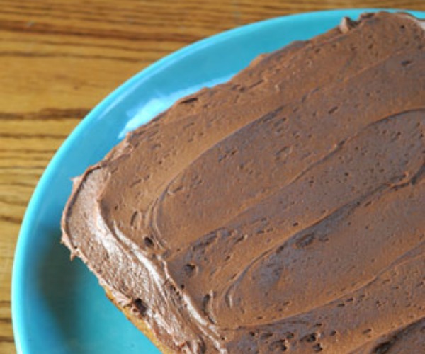 cinnamon-cake-with-chocolate-buttercream