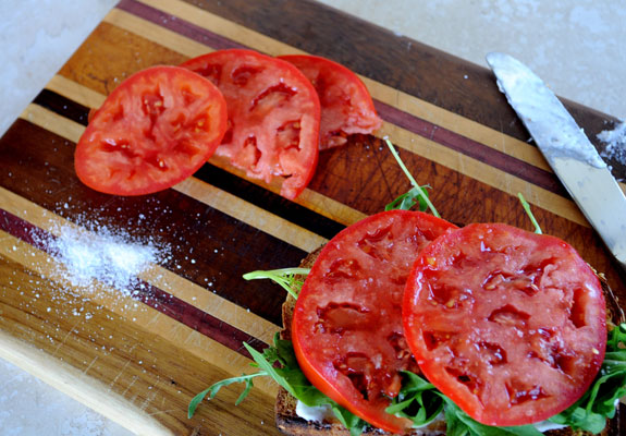 perfect-tomato-sandwich perfect-tomato-sandwich