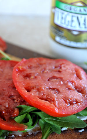 tomato-mayonnaise-arugula-on-toast tomato-mayonnaise-arugula-on-toast
