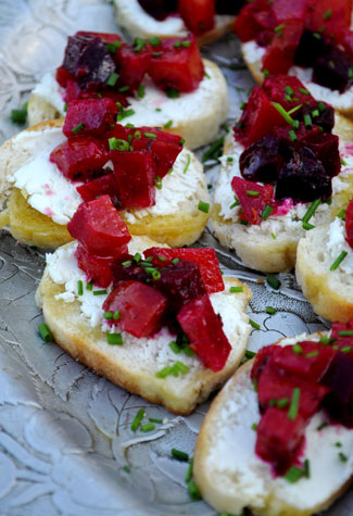 beet-bruschetta beet-bruschetta