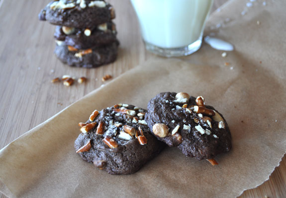 chocolate-cookies-with-pretzels chocolate-cookies-with-pretzels