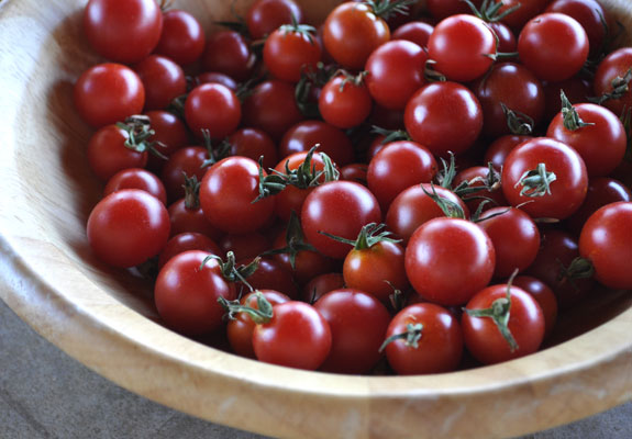 farmers-market-cherry-tomatoes farmers-market-cherry-tomatoes