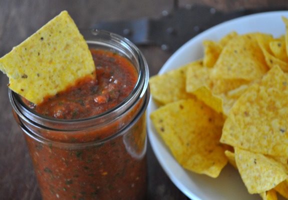 What ingredients are needed to make Mexican salsa?