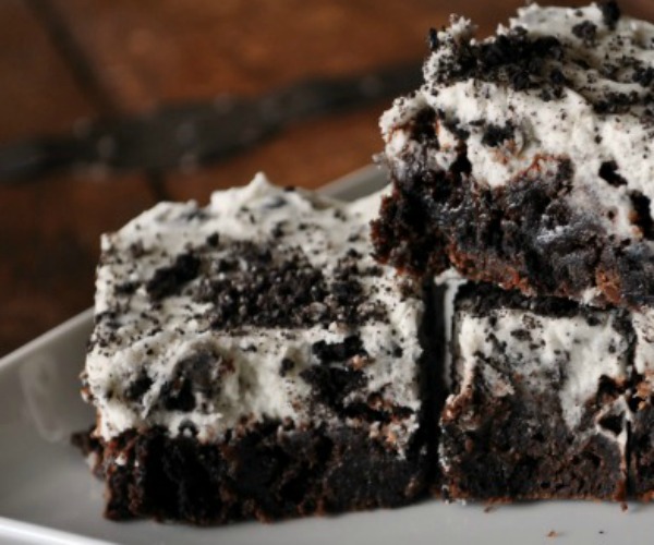 double-cookies-and-cream-brownies-with-oreo-frosting-mountainmamacooks
