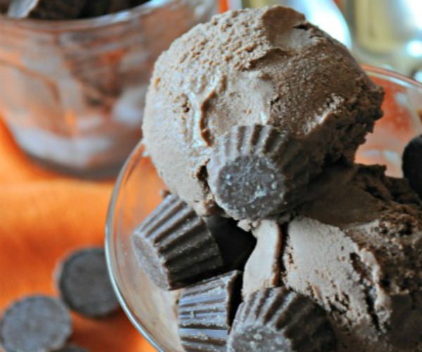 Chocolate-Ice-Cream-with-Peanut-Butter-Cups-Mountain-Mama-Cooks