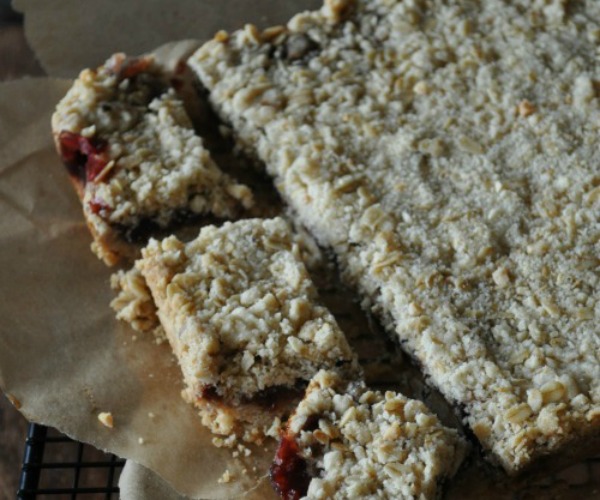 Oatmeal-Triple-Berry-Jam-Oatmeal-Bars-Mountain-Mama-Cooks