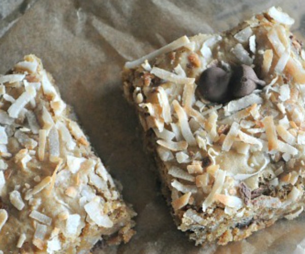 coconut-blondies-mountain-mama-cooks