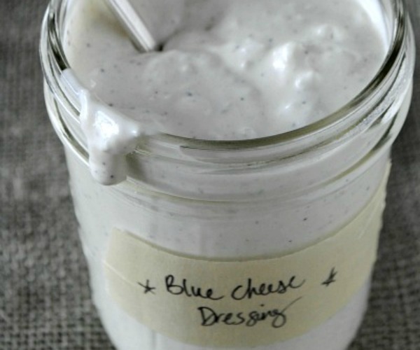 Easy-Homemade-Blue-Cheese-Dressing-Mountain-Mama-Cooks
