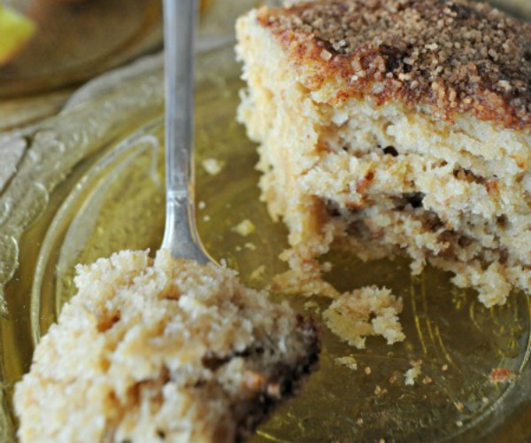 Cinnamon-Pear-Butter-Spice-Cake-www.mountainmamacooks.com_