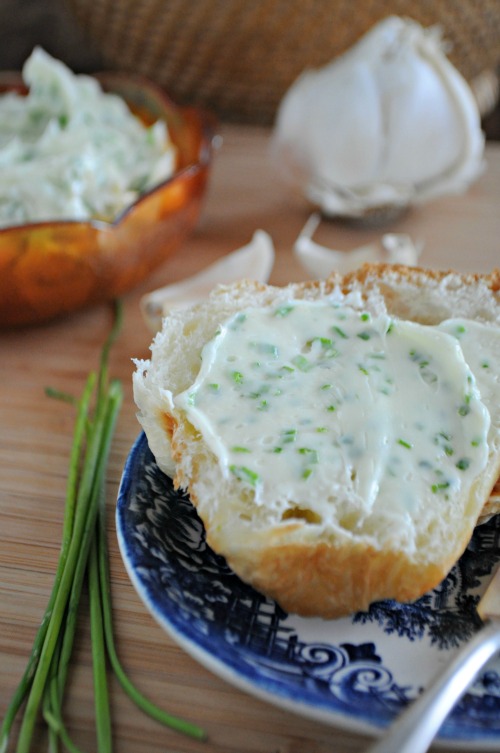Garlic Butter for rolls, www.mountainmamacooks.com Garlic Butter for rolls, www.mountainmamacooks.com