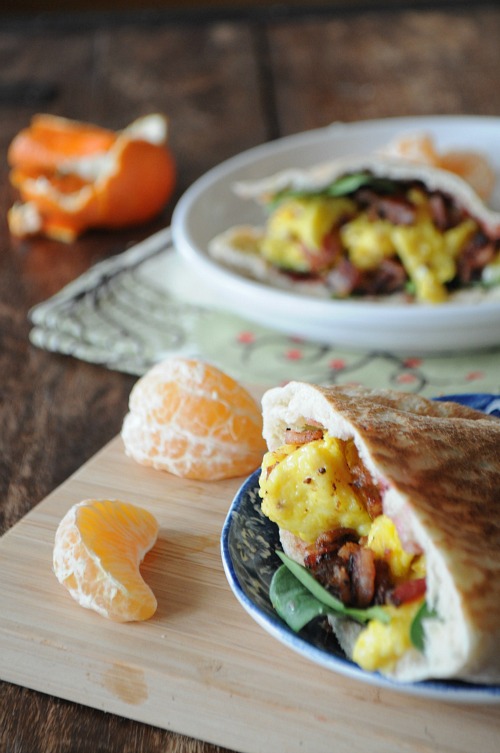 breakfast egg sandwich with egg, bacon, pepper berry jam and jack cheese, www.mountainmamacooks.com breakfast egg sandwich with egg, bacon, pepper berry jam and jack cheese, www.mountainmamacooks.com