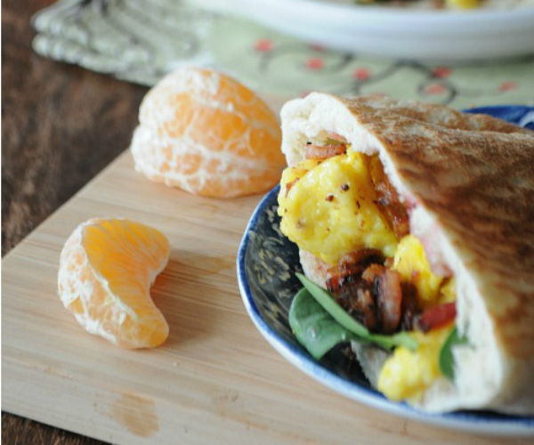 breakfast-egg-sandwich-with-egg-bacon-pepper-berry-jam-and-jack-cheese-www.mountainmamacooks.com_