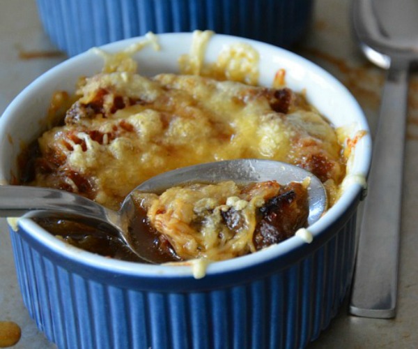 Crock-Pot-French-Onion-Soup-www.mountainmamacooks.com_