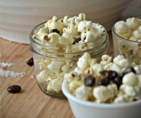 popcorn-with-brown-butter-chocolate-covered-raisins-and-sea-salt-www.mountainmamacooks.com_