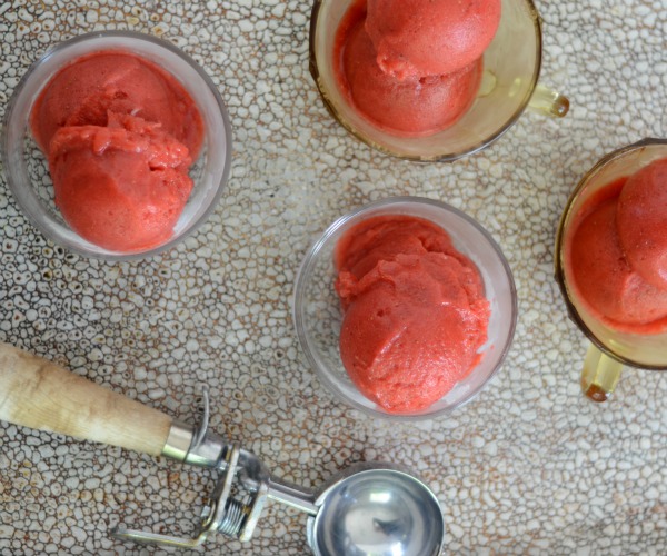 strawberry balsamic sorbet recipe feature, www.mountainmamacooks.com